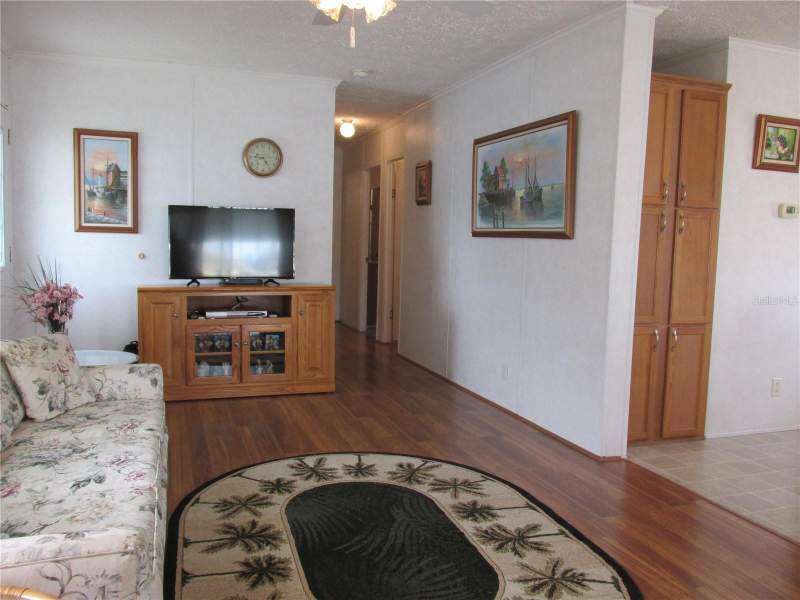 3 bedroom Manufactured Home at 5 Queen Of Waters Street, Saddlebag Lake, Lake Wales — photo 4