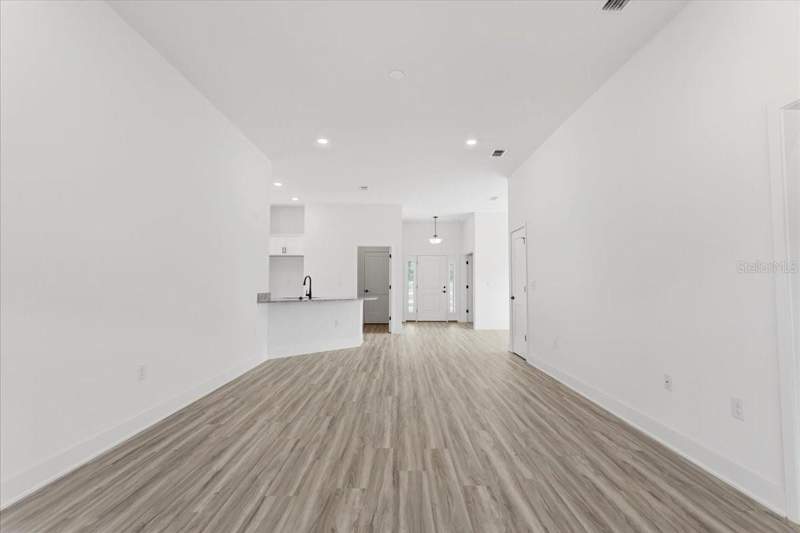 4 bedroom Single Family Residence at 2585 SW 250th Drive, Country Way South-Phase 2, Newberry — photo 5