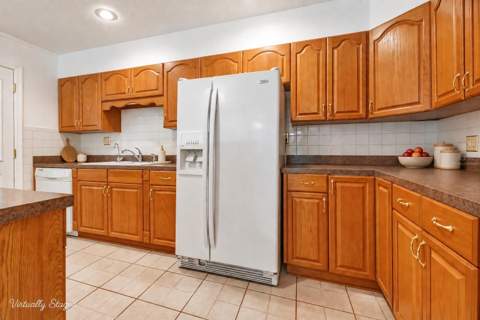 1615 Lake Miriam Drive, Lakeland FL - photo 7 of 39