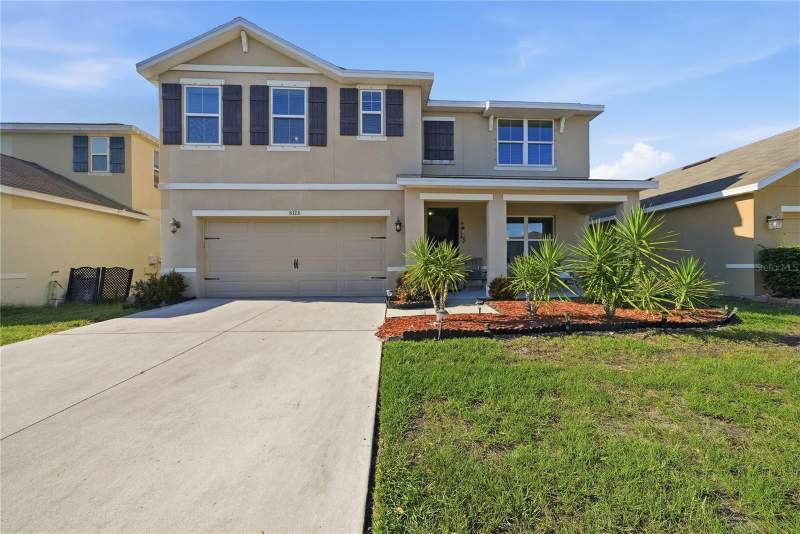 5 bedroom Single Family Residence at 8128 Harwich Port Lane, Carriage Pointe South Ph 2B, Gibsonton — photo 2