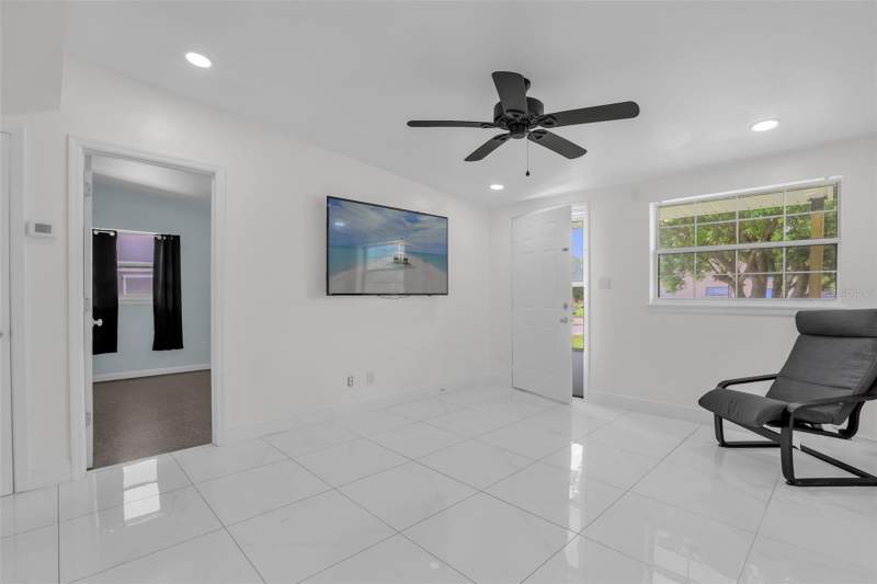 3 bedroom Single Family Residence at 7013 COCOS DRIVE, AZALEA HOMES, ORLANDO — photo 3