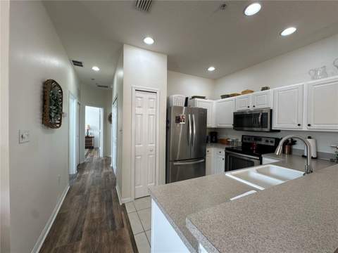 3815 Parkridge Circle #2-203, Sarasota FL - photo 9 of 20