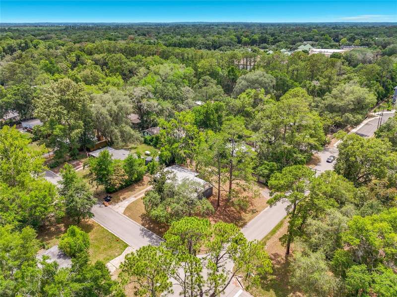 3 bedroom Single Family Residence at 414 NW 36th Terrace, Golf Club Manor, Gainesville — photo 2