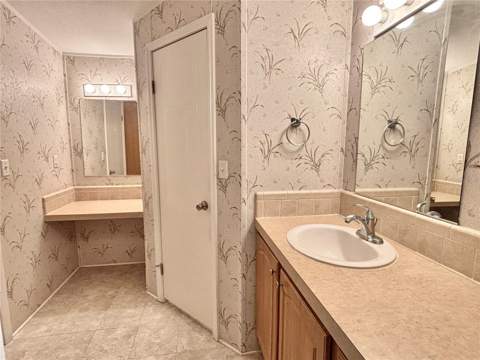 136 Americana Court #230, St Petersburg FL - photo 21 of 33