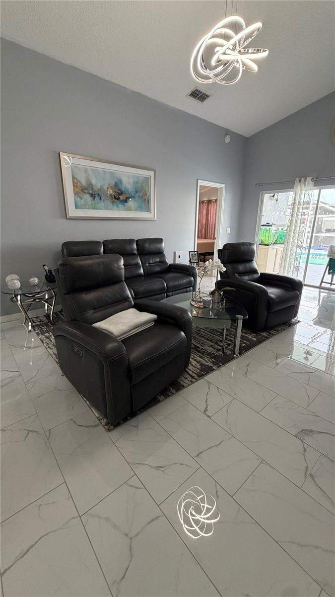 5 bedroom Single Family Residence at 952 Clear Creek Circle, Clear Creek Ph Three Sub, Clermont — photo 4