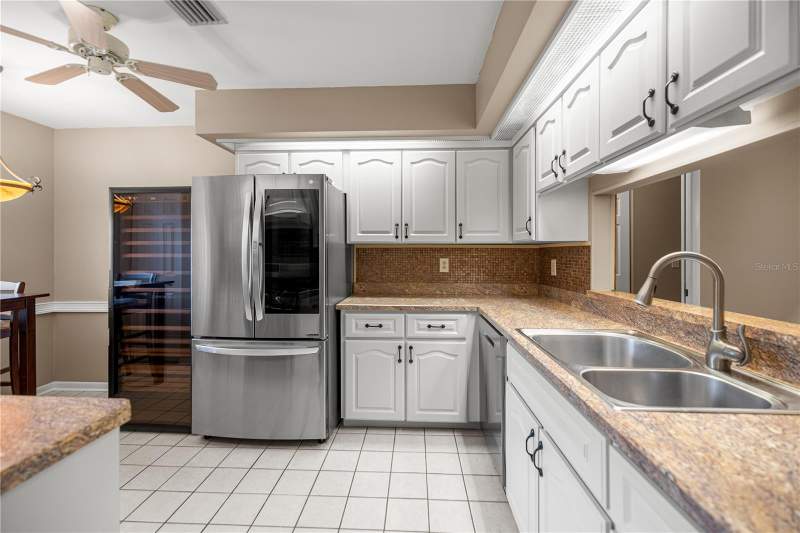 3 bedroom Villa at 2052 SE 37th Court Circle, Crestwood South Village, Ocala — photo 4