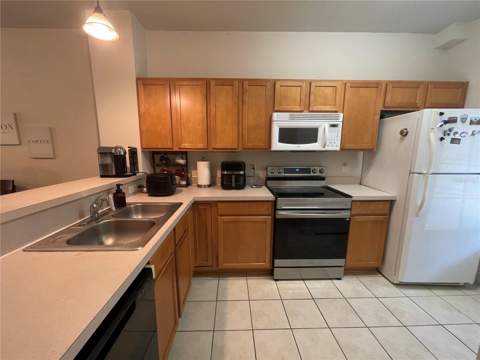 905 NW 21st Avenue #905, Gainesville FL - photo 6 of 30