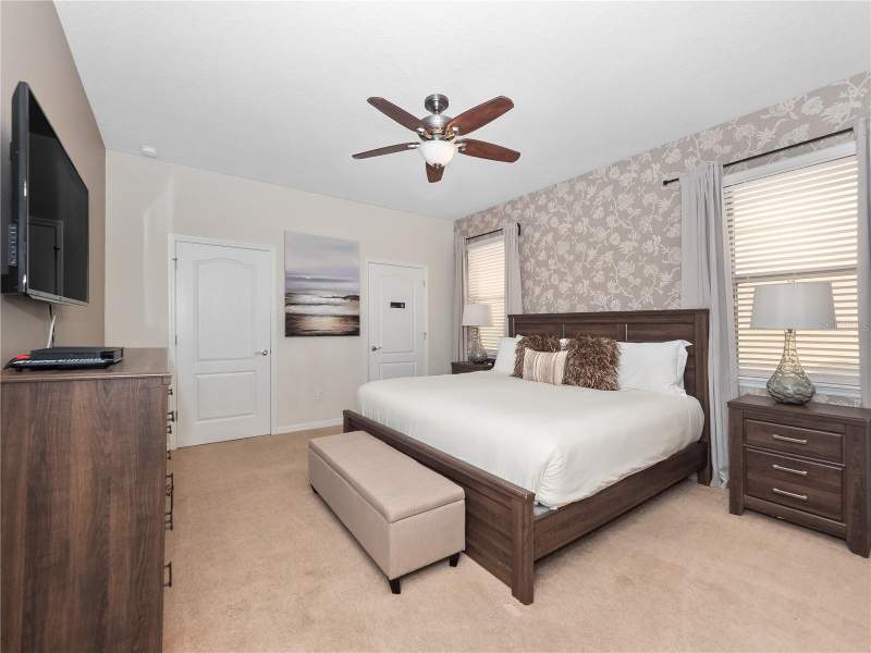 8 bedroom Single Family Residence at 8825 Rhodes Street, Windsor At Westside Ph 1, Kissimmee — photo 2