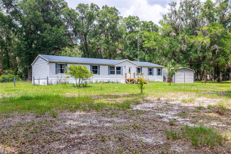 4 bedroom Manufactured Home at 19050 NE 3rd Court, Gif Clark Grant, Citra — photo 2