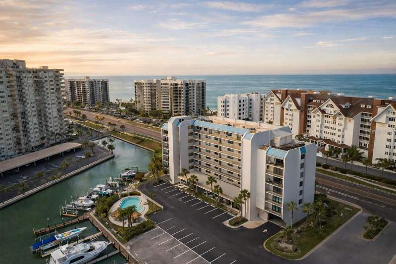 2 bedroom Condominium at 1591 Gulf Boulevard #203S, Harbour The Condo, Clearwater Beach — photo 2