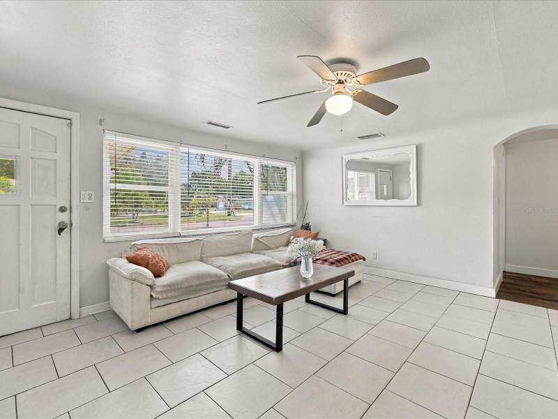 3 bedroom Single Family Residence at 1525 56th Street, Pasadena Gardens Gulfview Sec, Gulfport — photo 4