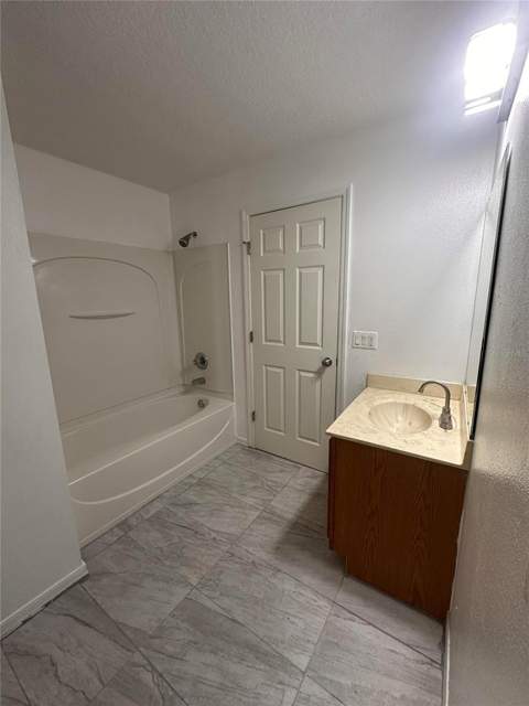 4502 Philadelphia Circle, Kissimmee FL - photo 13 of 25