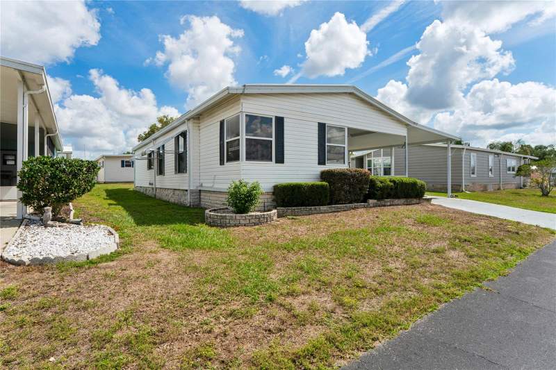 2 bedroom Manufactured Home at 37621 Rosalita Avenue, Spanish Trails West Residential Cooperative, Zephyrhills — photo 2