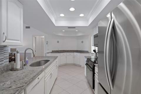 7196 Crown Oaks Drive, Spring Hill FL - photo 12 of 83