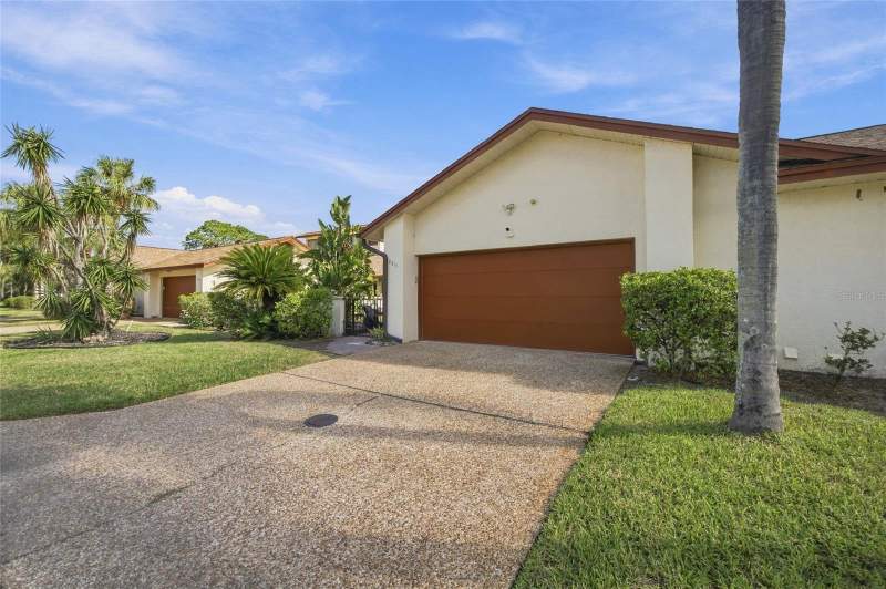 3 bedroom Villa at 6015 Courtside Drive, Racquet Club Villas Amd, Bradenton — photo 2