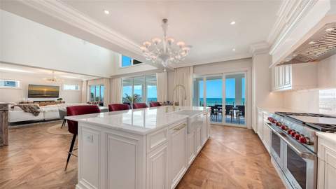 6529 Gulfside Road, Longboat Key FL - photo 8 of 35