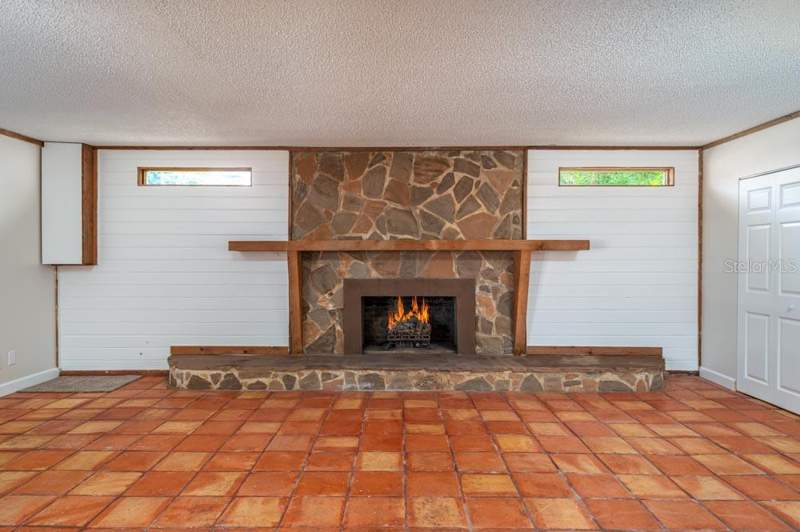 3 bedroom Single Family Residence at 525 S Tangerine Court, Eagle Terrace, Eagle Lake — photo 5