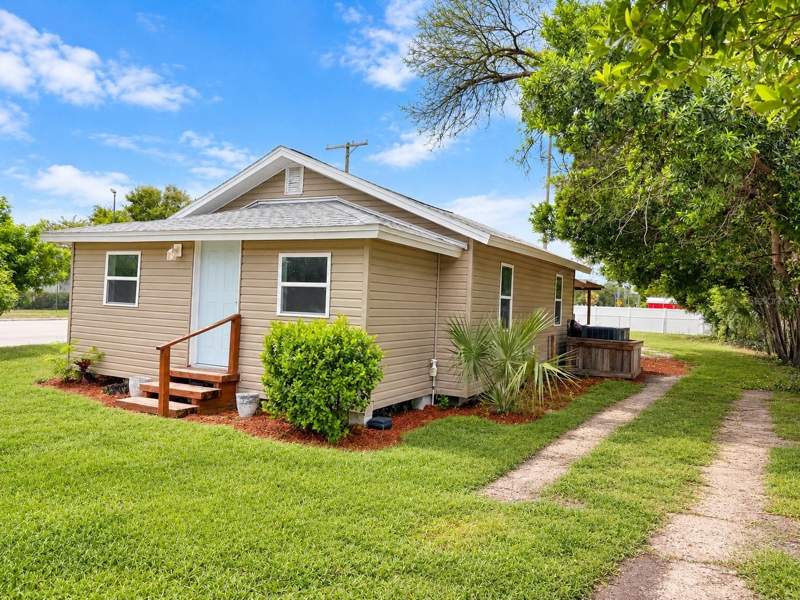 2 bedroom Single Family Residence at 620 Oak Street, Auburndale Heights, Auburndale — photo 2