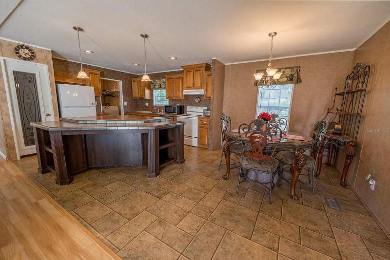 3 bedroom Manufactured Home at 21800 SW 15th Avenue, Newberry, Newberry — photo 4