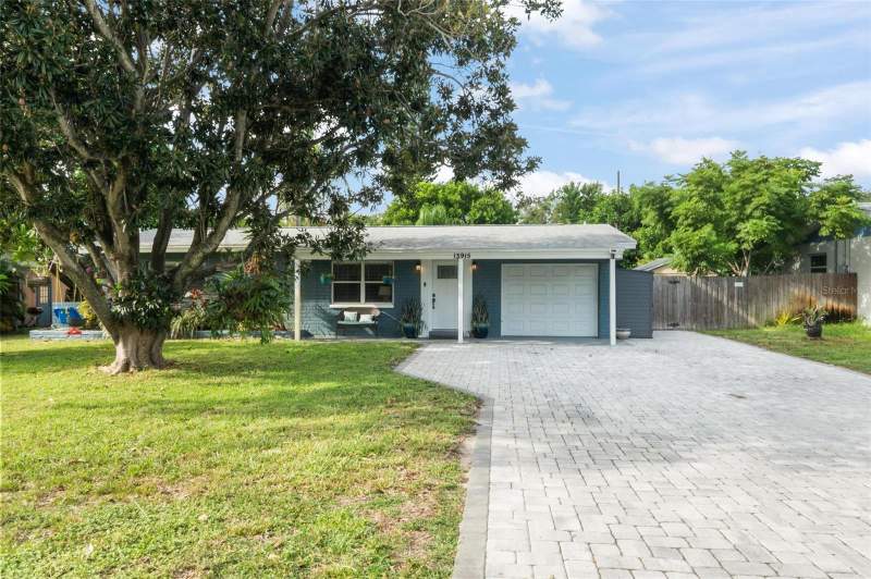 2 bedroom Single Family Residence at 13915 94th Avenue, Oakhurst Groves, Seminole — photo 1