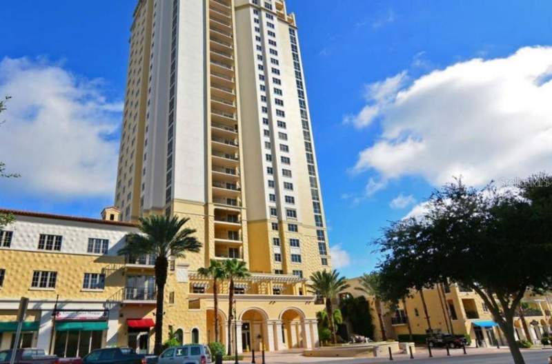 Parkshore Plaza Condo