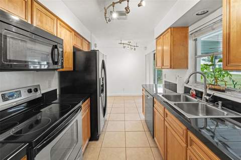 1480 Queen Anne Drive, Palm Harbor FL - photo 6 of 33