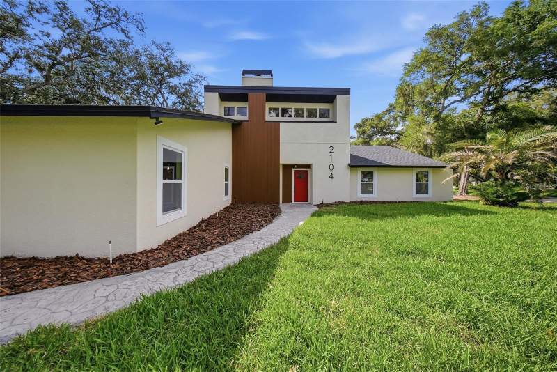 4 bedroom Single Family Residence at 2104 Doefield Court, Buckhorn Spgs Manor, Valrico — photo 2