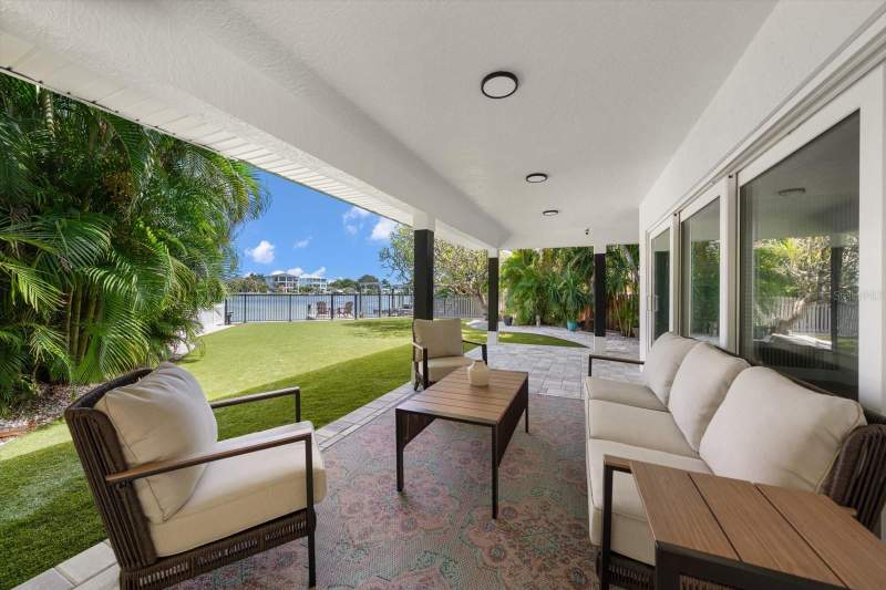 4 bedroom Single Family Residence at 1907 Bay Boulevard, Indian Beach Re-Revised 6th Add, Indian Rocks Beach — photo 4