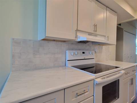 4880 Locust Street #235, St Petersburg FL - photo 12 of 34
