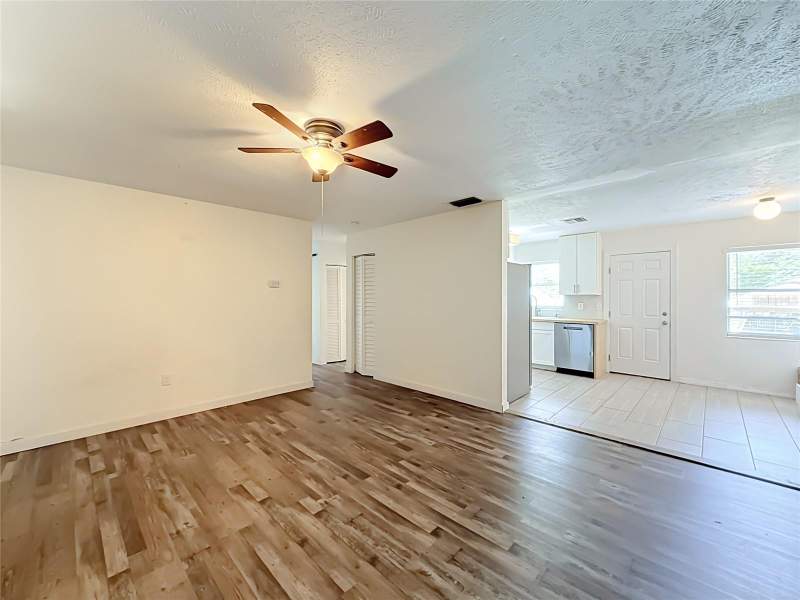 3 bedroom Single Family Residence at 1405 Pembrook Drive, Hampton Court, Leesburg — photo 3