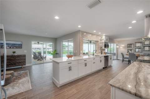 6322 Cottonwood Lane, Apollo Beach FL - photo 16 of 45