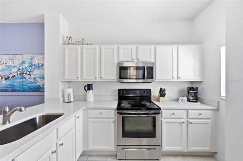 1120 Las Fuentes Drive, Kissimmee FL - photo 6 of 39