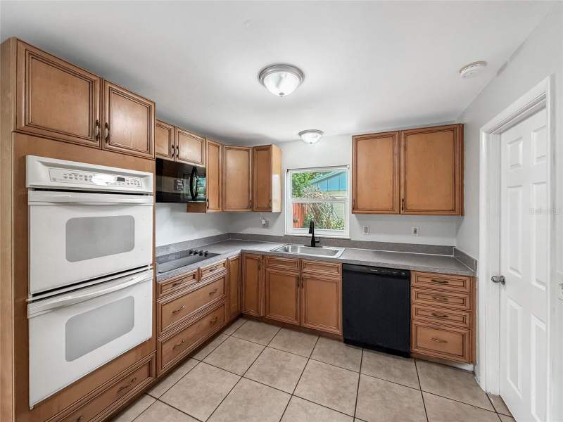 4 bedroom Single Family Residence at 602 18TH STREET, ANGEBILT ADD, ORLANDO — photo 3