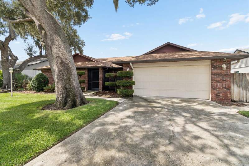 4 bedroom Single Family Residence at 653 Timber Pond Drive, Timber Pond Sub Unit 2, Brandon — photo 2