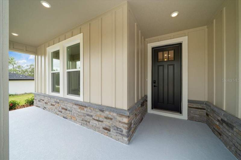 4 bedroom Single Family Residence at 15095 Snowy Owl Avenue, Royal Highlands, Weeki Wachee — photo 2