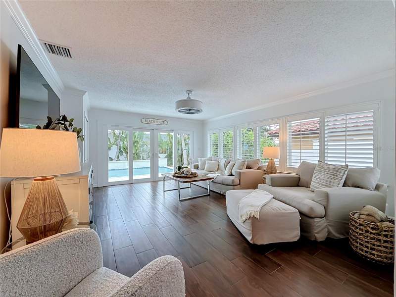 3 bedroom Single Family Residence at 2931 ALTON DRIVE, NORTH VINA DEL MAR 1ST ADD, ST PETE BEACH — photo 3