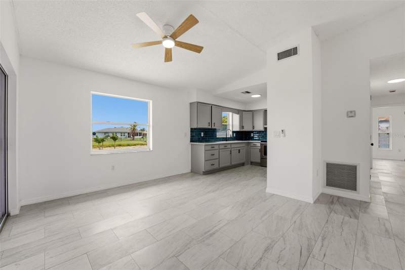 2 bedroom Single Family Residence at 192 Annapolis Lane, Rotonda West Oakland Hills, Rotonda West — photo 5