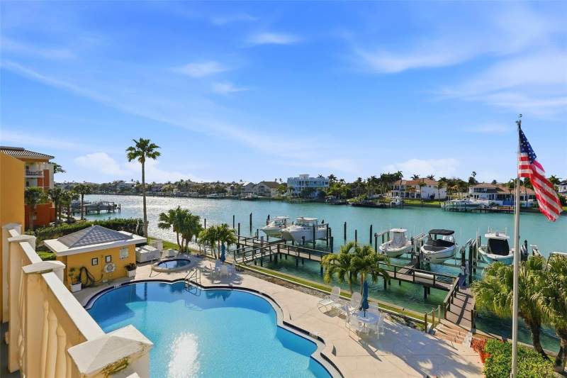 2 bedroom Townhouse at 544 Pinellas Bayway #Th13, Harbor Watch On Tierra Verde, Tierra Verde — photo 2
