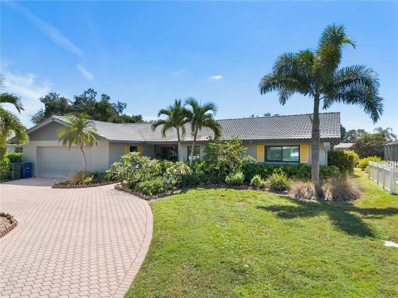 2 bedroom Single Family Residence at 3377 Spring Mill Circle, Village Green Club Estates, Sarasota — photo 4
