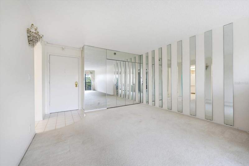 1 bedroom Condominium at 255 Dolphin Point #307, Dolphin Cove Clearwater, Clearwater Beach — photo 3