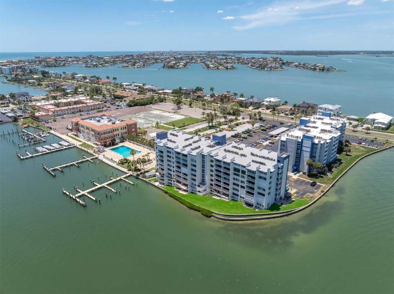 450 TREASURE ISLAND CAUSEWAY #102 home for sale in Treasure Island Tennis & Yacht Club