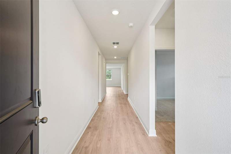 4 bedroom Single Family Residence at 811 Sunshower Drive, The Reserve At Hammock Oaks, Lady Lake — photo 5