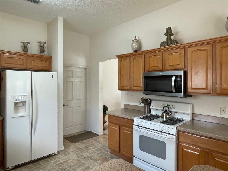 2 bedroom Single Family Residence at 641 Stratford Lane, The Villages Of Sumter, The Villages — photo 4