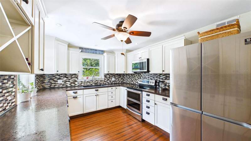 3 bedroom Single Family Residence at 5005 24th Avenue, Curns W J Sub, Gulfport — photo 4