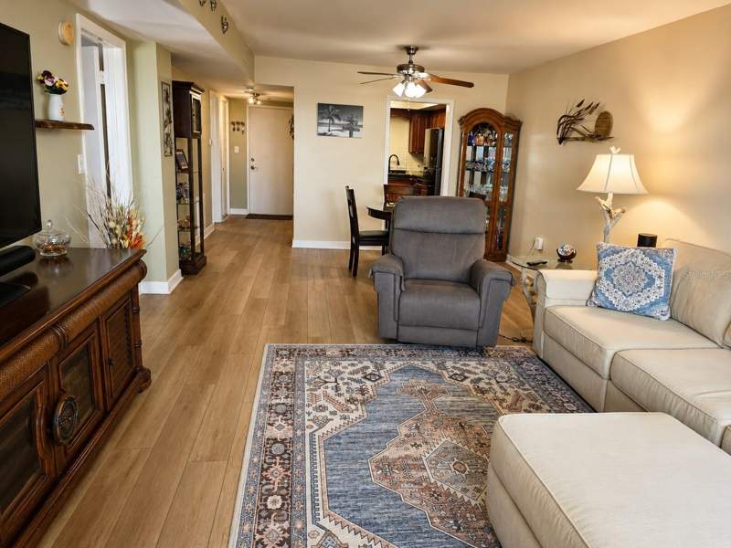 1 bedroom Condominium at 5130 Brittany Drive #604, Bayway Isles Point Brittany Three, St Petersburg — photo 3