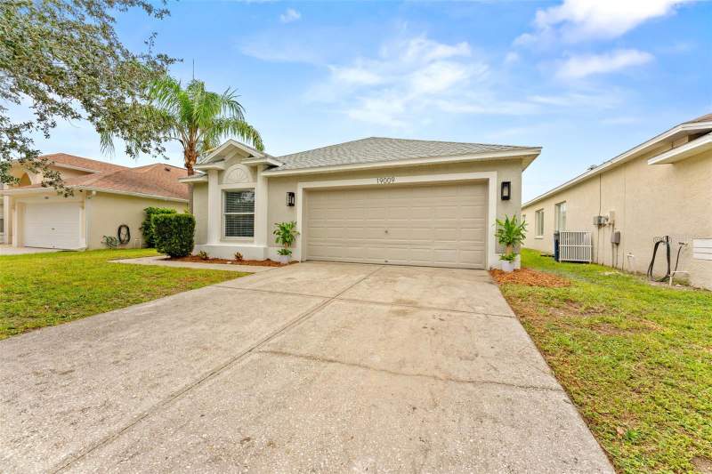 4 bedroom Single Family Residence at 19009 Fishermans Bend Drive, Heritage Harbor Village 17, Lutz — photo 2