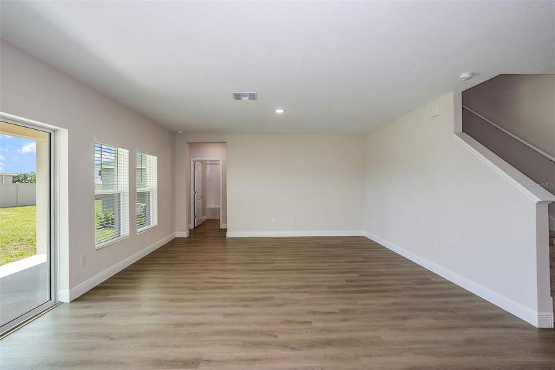 5 bedroom Single Family Residence at 9859 Govreau Road, Pasadena Landing, Wesley Chapel — photo 3
