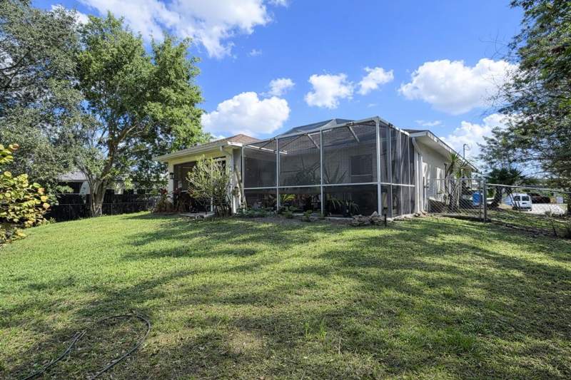 3 bedroom Single Family Residence at 720 Brannen Avenue, Mirror Lakes, Lehigh Acres — photo 2