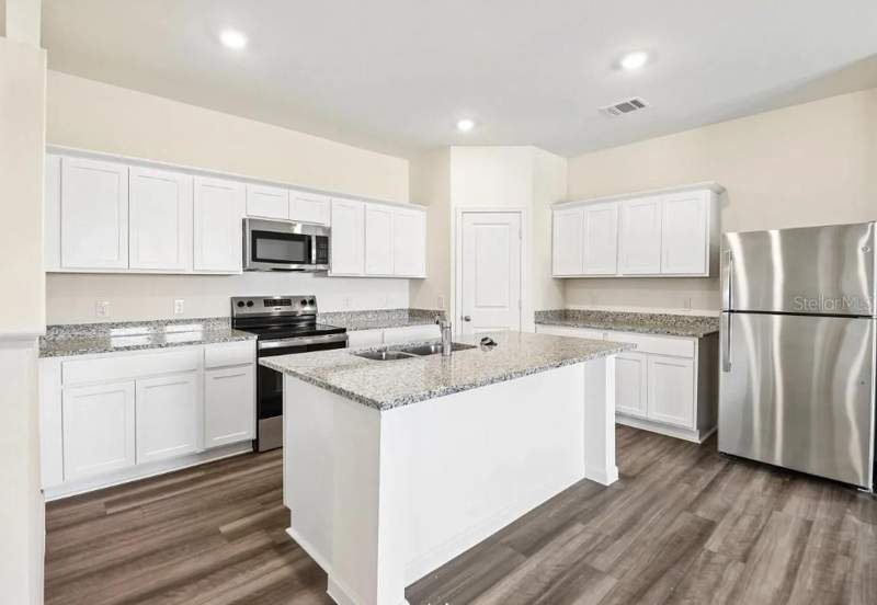 5 bedroom Single Family Residence at 11231 Arnold Loop, Mango Hills, San Antonio — photo 3