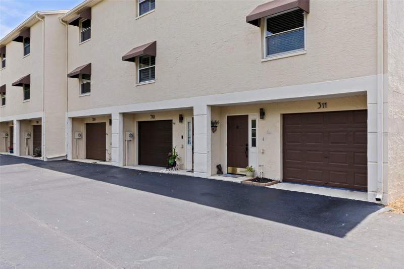 2 bedroom Townhouse at 465 Pinellas Bayway #311, Channel Landing Twnhms, Tierra Verde — photo 2